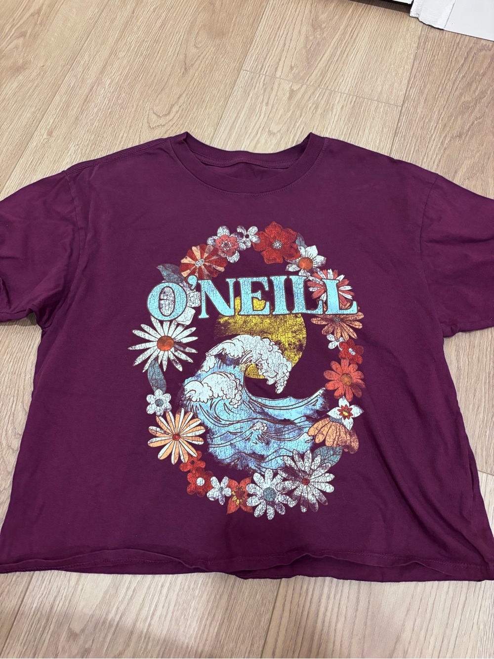 O'Neill Women's Plum Graphic Tee - Floral Wave Design